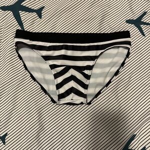 Men’s swim brief. USA MEDIUM